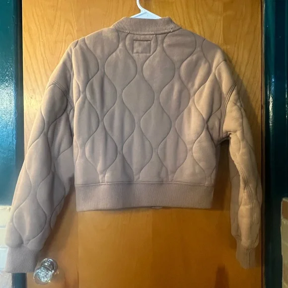 Abercrombie & Fitch Quilted Bomber Jacket - Picture 4 of 6